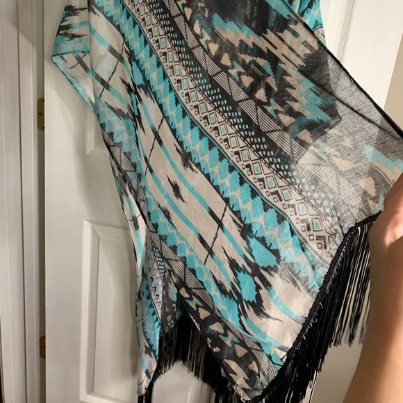 Tribal print shawl - Picture 4 of 5